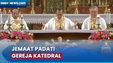 Jemaat Padati Gereja...