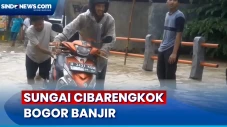 Sungai Cibarengkok Banjir...