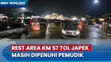 Suasana Rest Area Km...