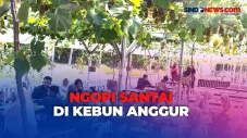 Menyeruput Kopi Sambil...