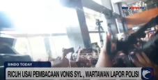 Usai Sidang Vonis, Pendukung...