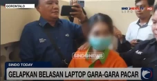 Mahasiswi Cantik Gelapkan...