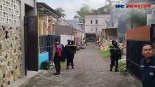 Densus 88 Tangkap Terduga...