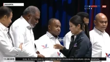 Partai Perindo Serahkan...