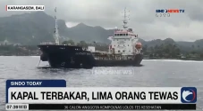 Kapal Bermuatan Bahan...