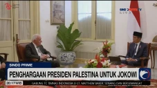 Jokowi Terima Penghargaan...