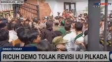 Massa Tolak Revisi UU...