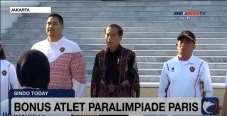 Presiden Jokowi Serahkan...