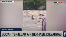 Viral! Bocah Terjebak...