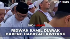 Momen Ridwan Kamil Diarak...