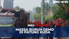 Massa Buruh Mulai Datangi...