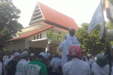 FPI Unjuk Rasa di DPRD...