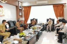 Patelki Makassar Dorong...