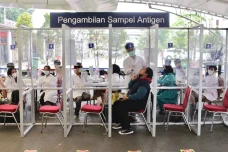 Tes Antigen di Stasiun...