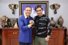 Gabung PAN, Charly Van...