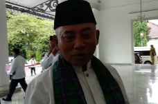 Wali Kota Bekasi Ditangkap...