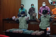 KPK Sita Rp5 Miliar...