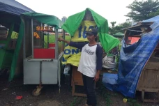 Segerombol Orang Rusak...