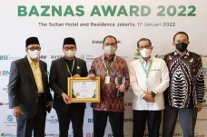 Wali Kota Makassar Raih...