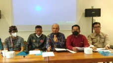 Ancam Laporkan Balik...