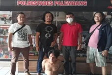 Dendam Kesumat, Pengamen...