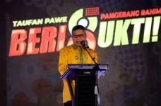 Taufan Pawe Ingatkan...