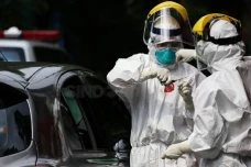 Luhut: Kasus Covid-19...