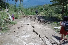 Longsor di Lembang Rano...