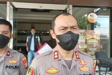 Kartu Merah Jadi Pemicu...