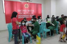 Binda Riau Kebut Vaksinasi...