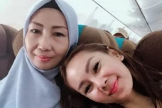 WhatsApp Diblokir Ibunda,...