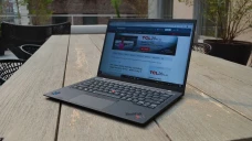 5 Laptop dengan Layar...