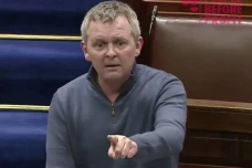 Politisi Irlandia Tampar...