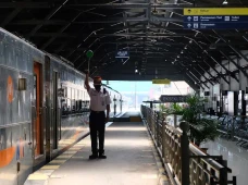 Mulai Hari Ini Penumpang...