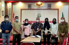 Kejari Wajo Selesaikan...