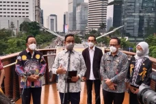 Anies Resmikan JPO Kapal...