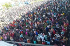 Ribuan Emak-emak Kecewa,...