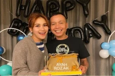 Ayu Ting Ting Marah...
