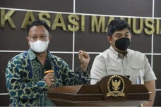 Komnas HAM Usut Ada...