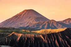 Saatnya Me Time dengan...