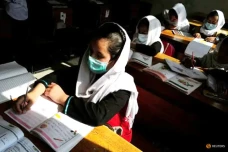 Taliban Janji Buka Sekolah...