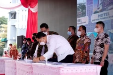 Dorong UMKM Terus Berkembang,...