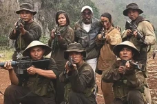 Film-Film dengan Senjata...