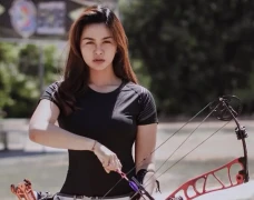 4 Wanita Cantik yang...