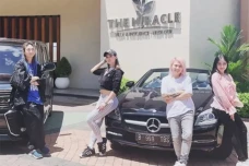 Tiba di Bali, Maria...