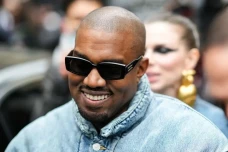 Kanye West Dilarang...