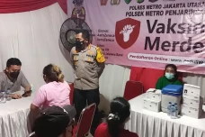 Sasar Ratusan Warga...