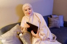 5 Artis Korea yang Ikut...