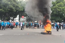 Mahasiswa Tolak Jabatan...