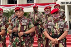 Jabat Danjen Kopassus,...